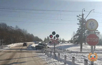 Автомобиль столкнулся с электропоездом в Тверской области - новости Афанасий