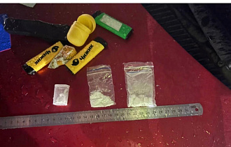 Под Вышним Волочком ДПС изъяла у пассажира автомобиля подозрительное вещество - новости Афанасий