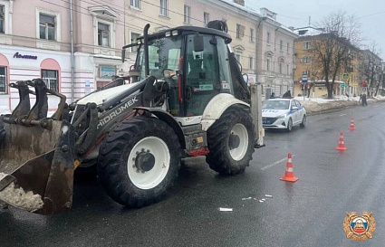 В Твери на проспекте Ленина экскаватор задним ходом наехал на пешехода - новости Афанасий