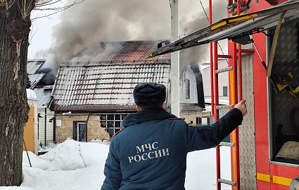 В Твери отделения трех частей ликвидируют пожар на Пролетарке - новости Афанасий