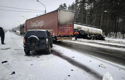 Спасатели ликвидируют последствия ДТП с грузовиком под Тверью - новости Афанасий