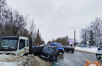 На Московском шоссе в Твери столкнулись четыре автомобиля - новости Афанасий