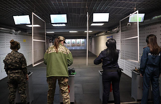 В Твери прошли соревнования по стрельбе среди женщин в погонах - новости Афанасий
