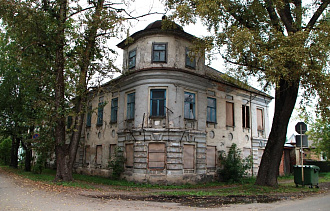 В Осташкове продают помещения в старинном доме с башенкой - новости Афанасий