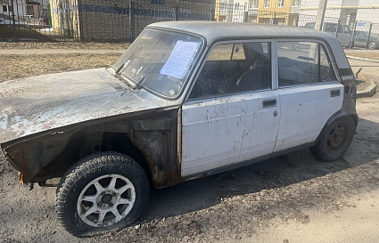 Администрация Твери ищет хозяина брошенного на улице Жореса ВАЗа - новости Афанасий