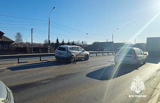На М10 под Тверью столкнулись микроавтобус и легковушка - новости Афанасий