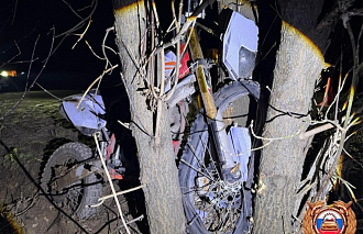 Под Тверью мотоциклист съехал с дороги и врезался в дерево - новости Афанасий