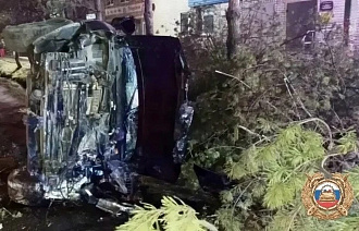 Пьяный водитель без прав в центре поселка Сонково опрокинул автомобиль - новости Афанасий