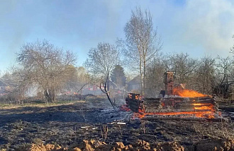 Девять строений уничтожено огнем под Максатихой  - новости Афанасий