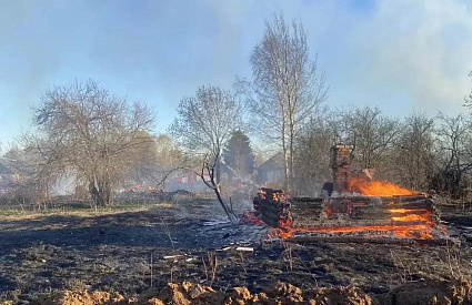 Девять строений уничтожено огнем под Максатихой  - новости Афанасий
