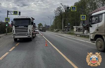 Девочка-подросток попала под грузовик на М10 в Вышнем Волочке - новости Афанасий