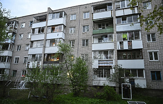 Виталий Королев проверил ход ремонта в пострадавшем от БПЛА доме - новости Афанасий