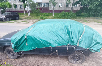 В Твери ищут владельца накрытого тентом автомобиля - новости Афанасий
