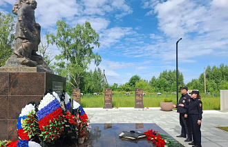 Транспортная полиция Вышнего Волочка зажгла свечи в честь героев войны - новости Афанасий