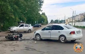 Водитель автомобиля подбил мотоцикл в Торжке - новости Афанасий