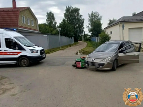 В Твери сбили 18-летнего курьера на электросамокате - новости Афанасий