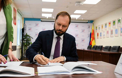 Виталий Королев стал первым, кто подал документы на выборы губернатора - новости Афанасий