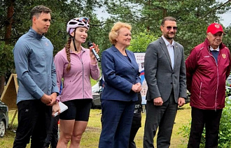 Лыжники Терентьевы протестировали новую гоночную трассу в Тверской области - новости Афанасий