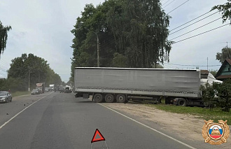 В Твери водитель столкнулся с попутным авто и встречной фурой - новости Афанасий