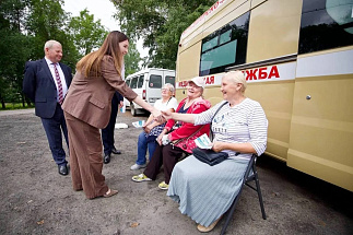 Более тысячи жителей Тверской области получили помощь «Поезда здоровья», рассказала координатор проекта Алёна Аршинова - новости Афанасий