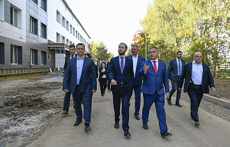 Виталий Королев проинспектировал ремонт Зубцовской ЦРБ - новости Афанасий