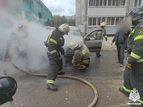 В Бежецке Тверской области вспыхнула легковушка - новости Афанасий