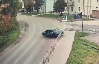 В Старице подросток за рулем ВАЗа протаранил ограждение - новости Афанасий